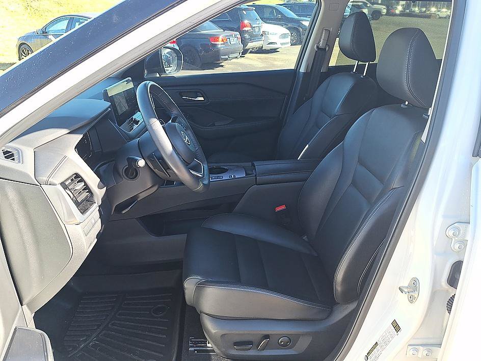 Certified 2024 Nissan Rogue SL w/ SL Premium Package FWD image 11