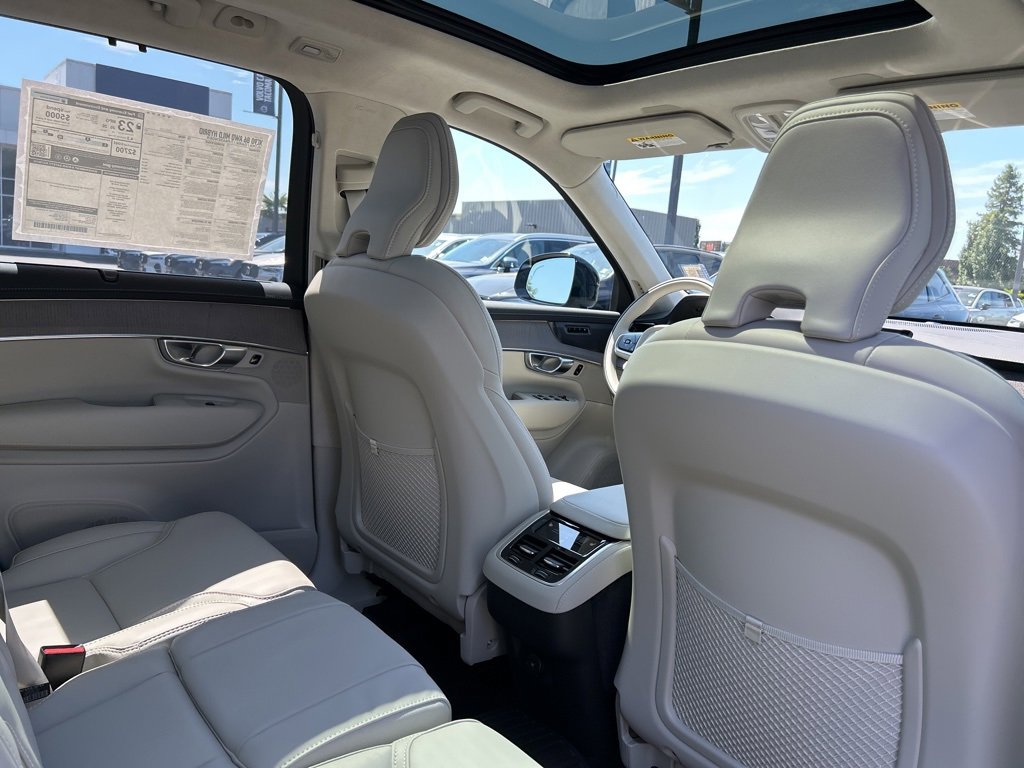 New 2026 Volvo XC90 B6 Ultra w/ Lounge Package image 8