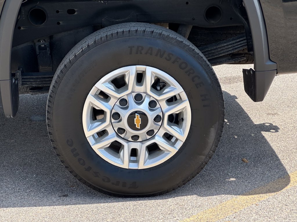 Used 2025 Chevrolet Silverado 2500 LT w/ Convenience Package AWD/4WD image 11