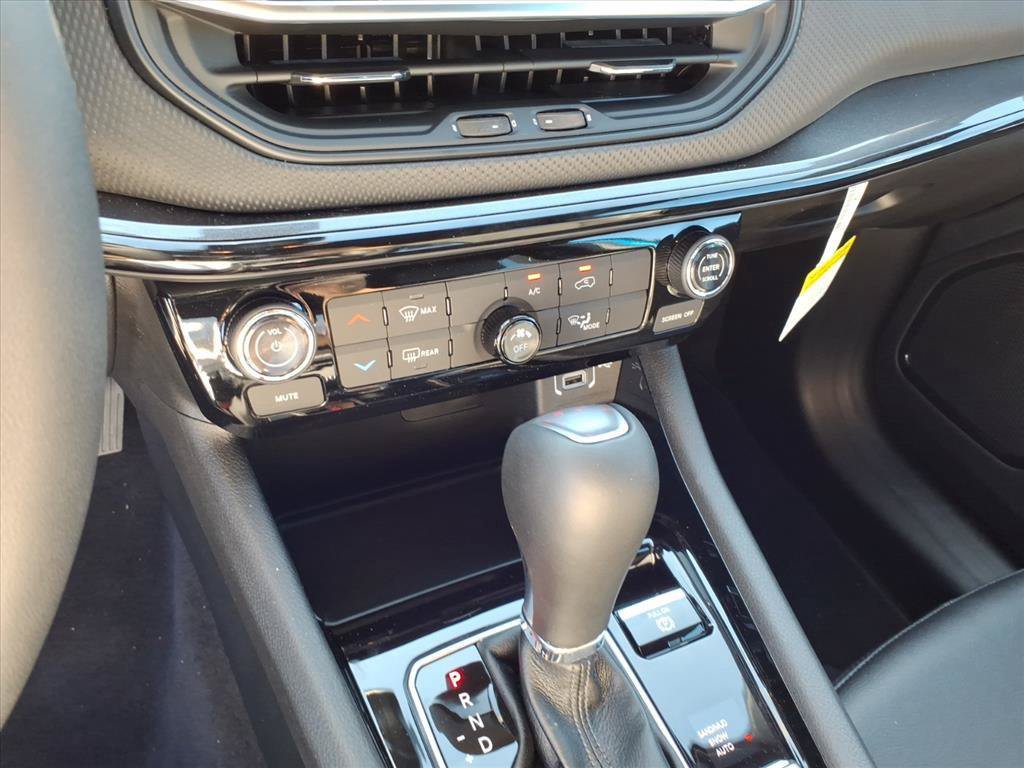 New 2026 Jeep Compass Latitude AWD/4WD image 14