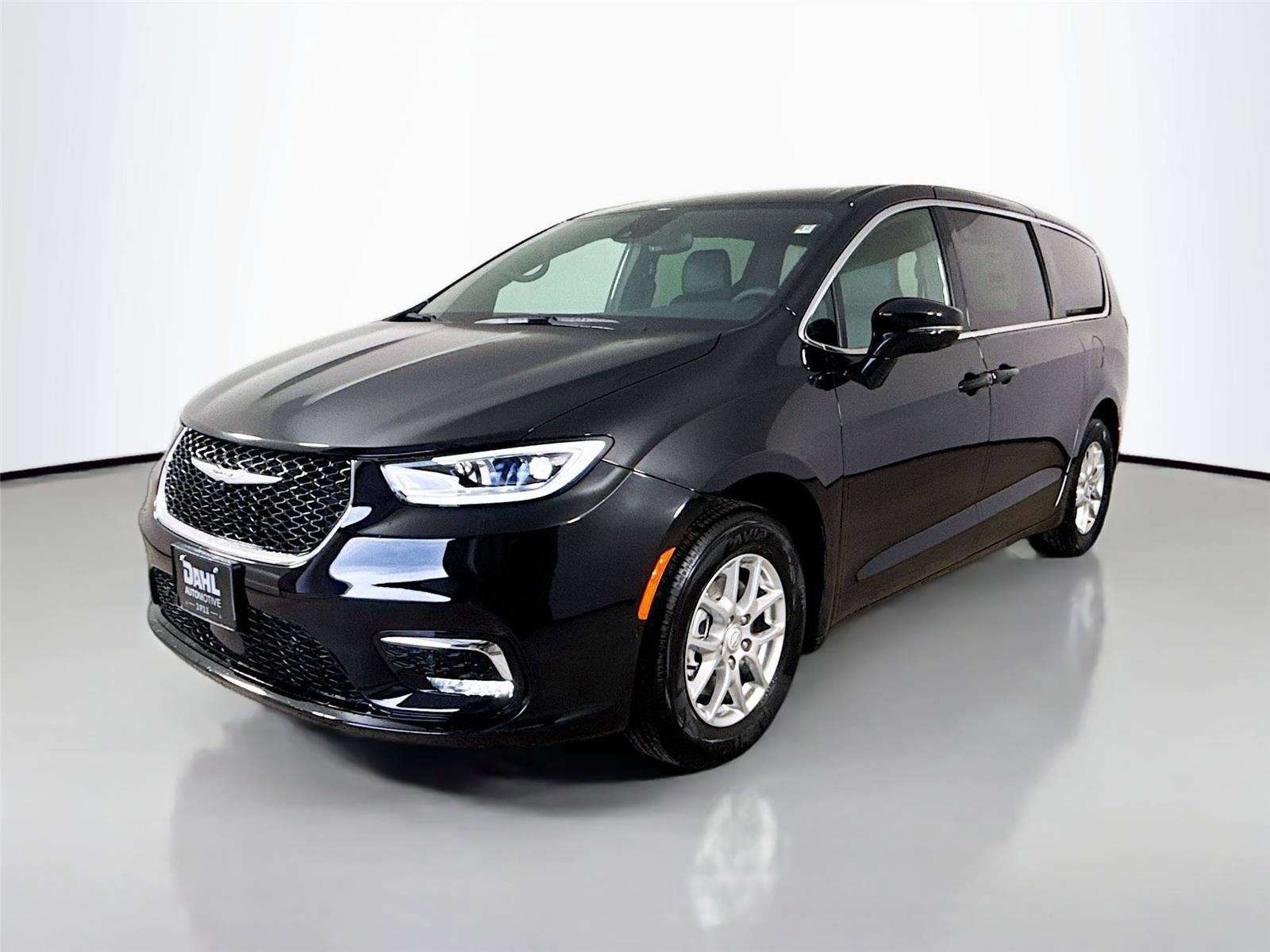 New 2026 Chrysler Pacifica Select image 3