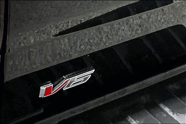 Used 2022 GMC Canyon Elevation image 40