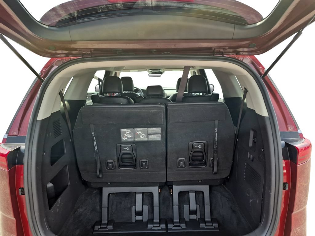 Used 2023 Kia Carnival LX FWD image 43