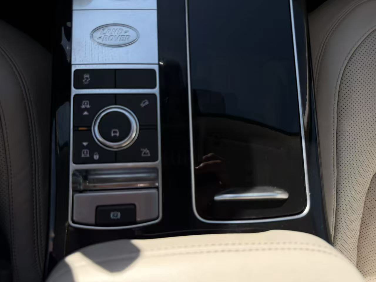 Used 2019 Land Rover Range Rover HSE AWD/4WD image 20