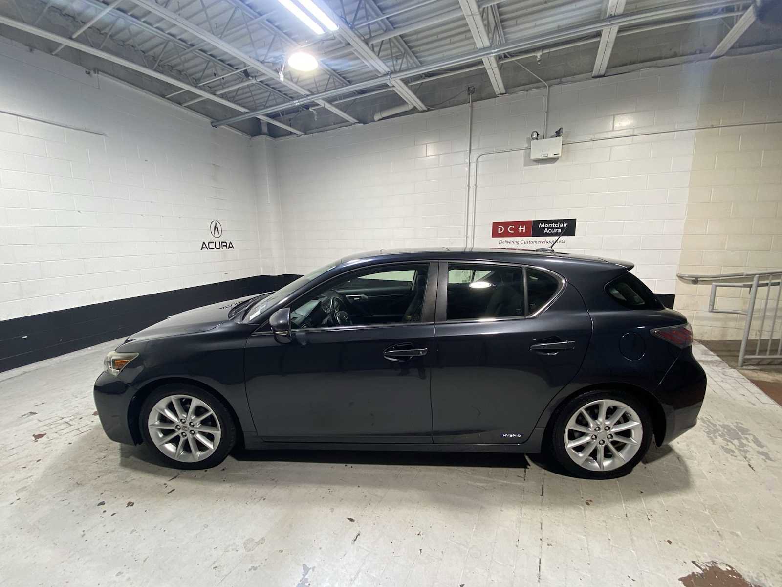 Used 2011 Lexus CT 200h Premium w/ Premium Audio Pkg FWD image 3