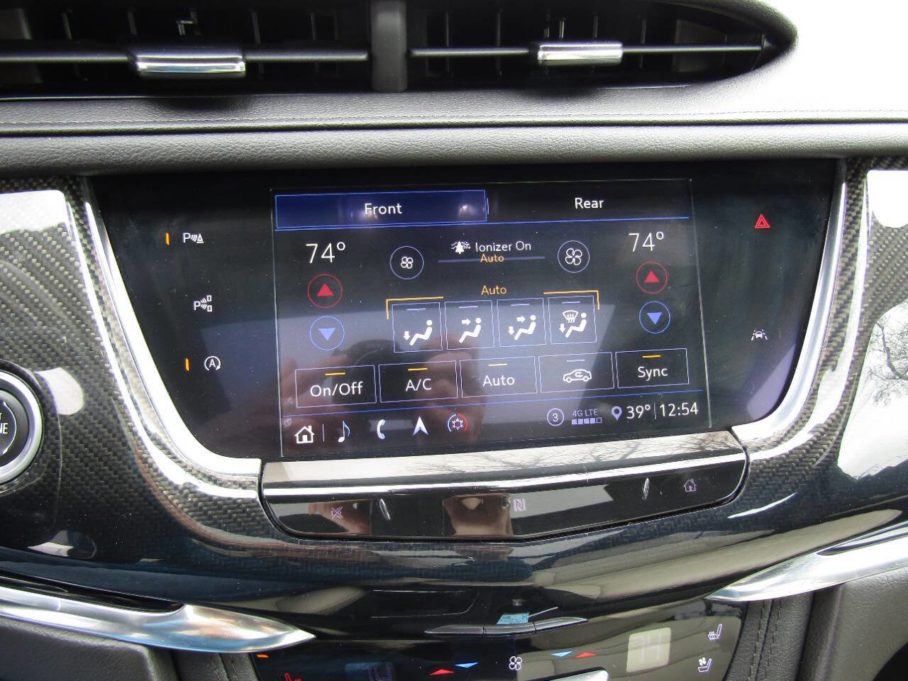 Used 2020 Cadillac XT6 Sport AWD/4WD image 16