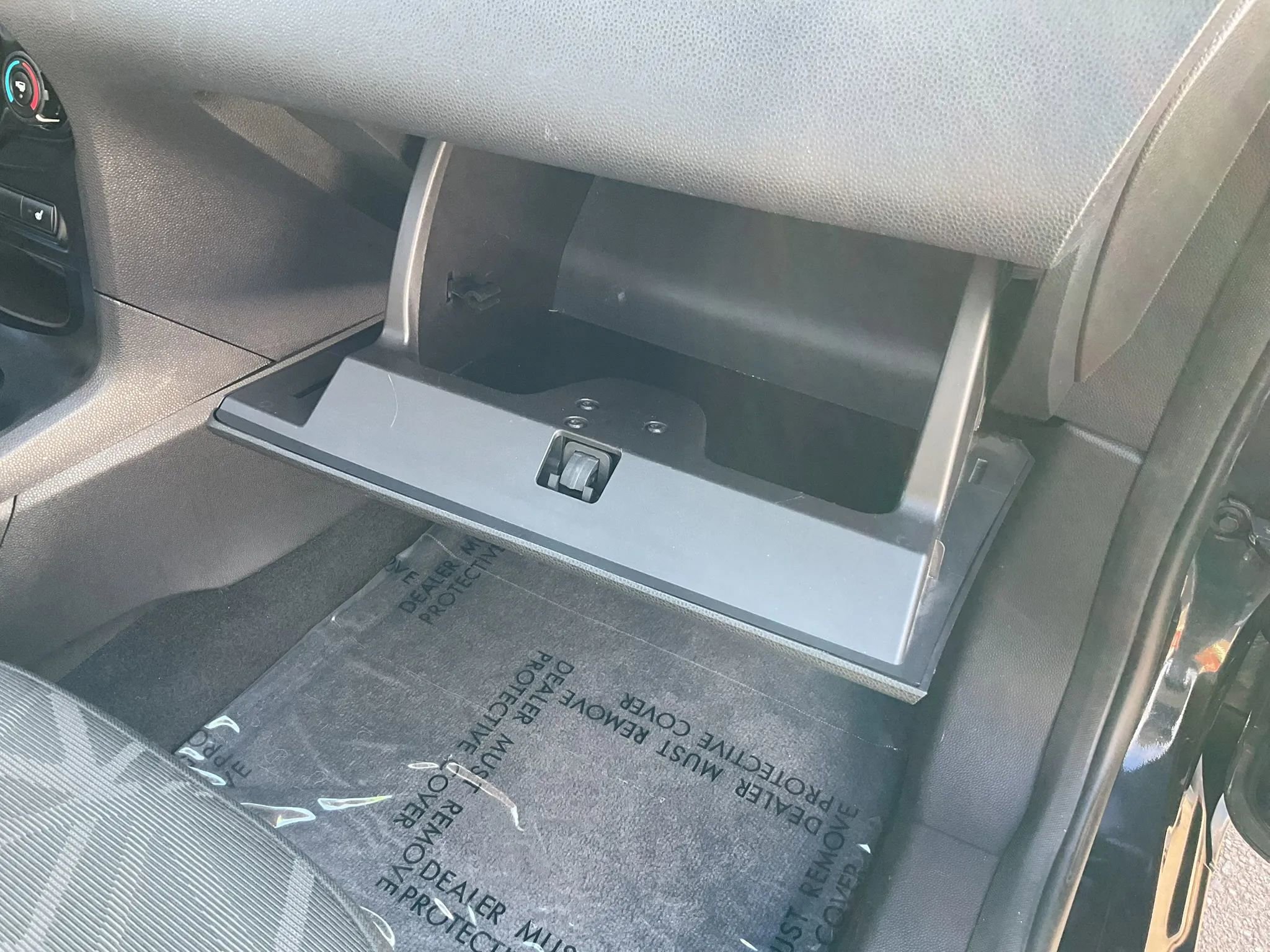 Used 2011 Ford Fiesta SE w/ 203A Rapid Spec Order Code image 17