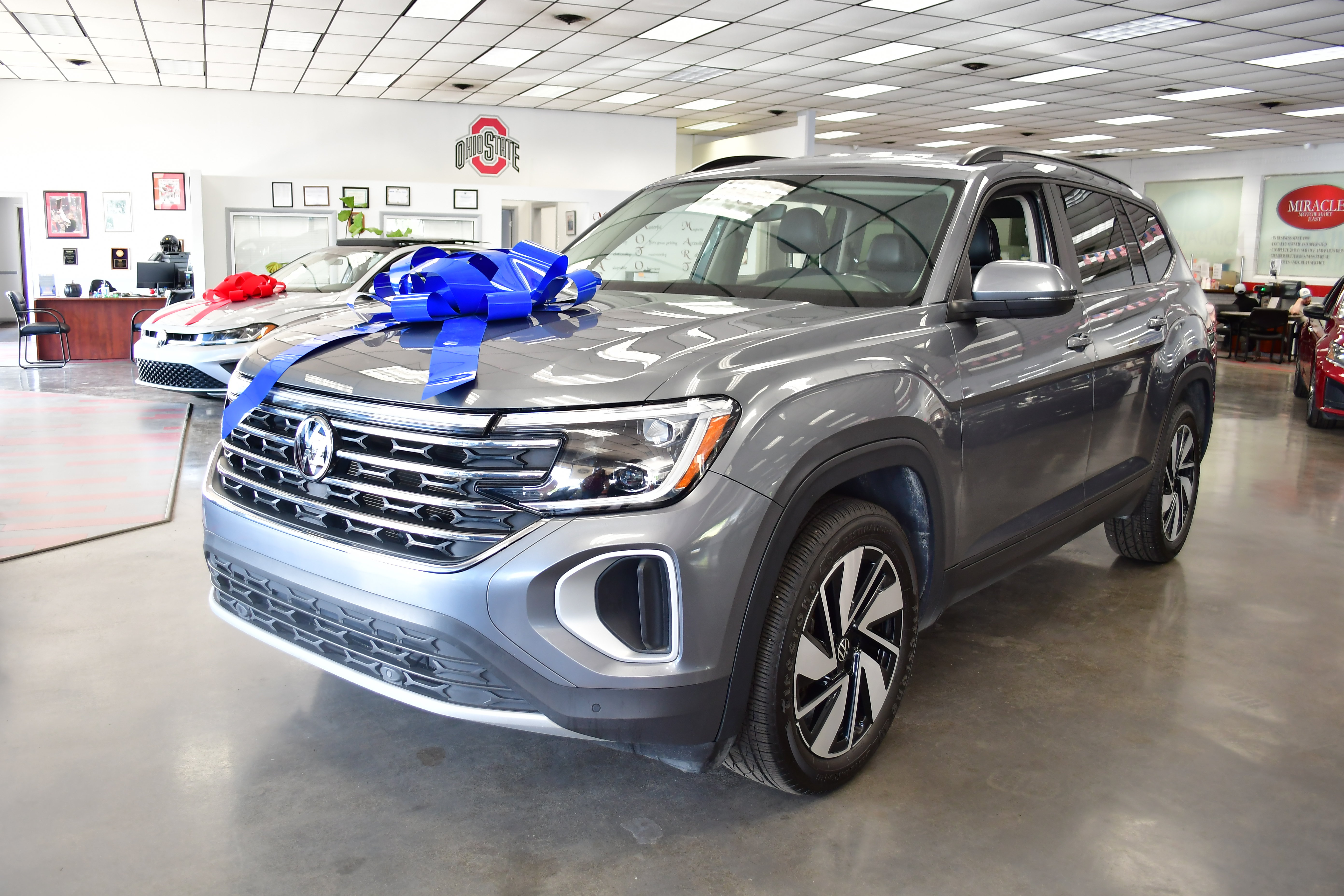 Used 2024 Volkswagen Atlas SE AWD/4WD image 4