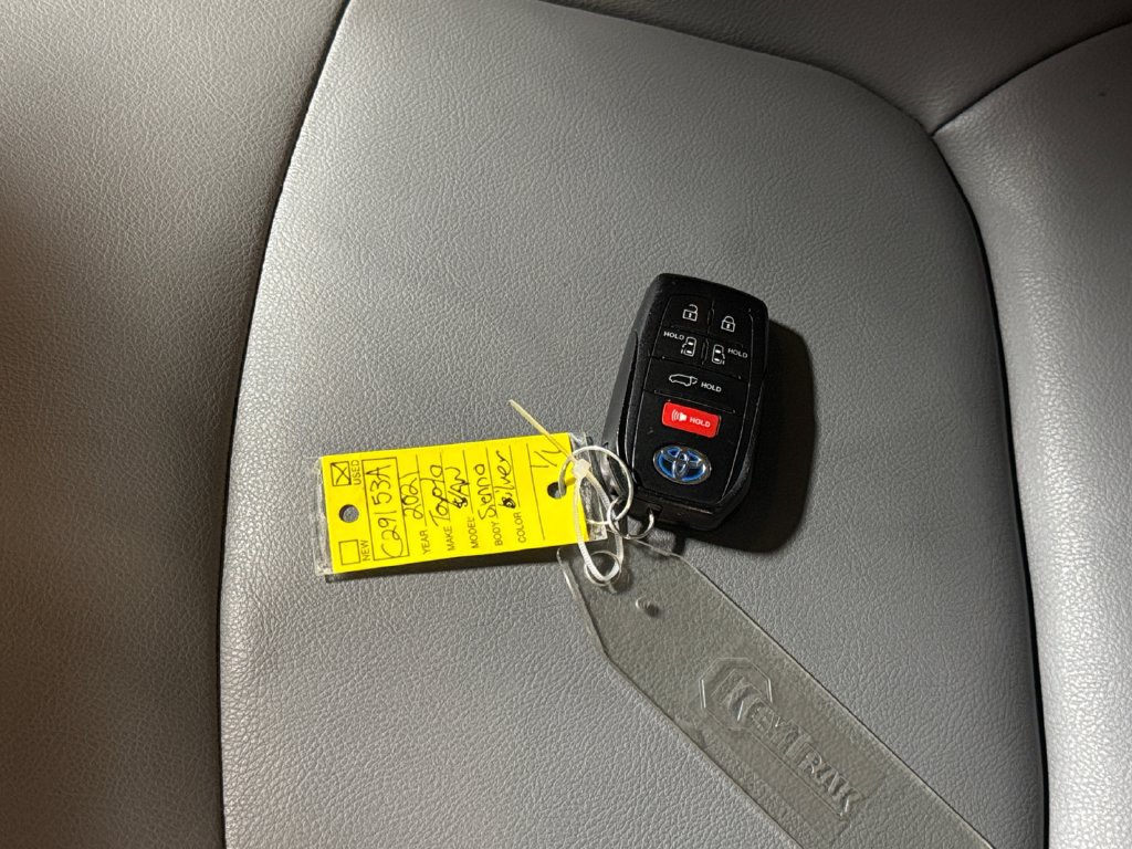 Used 2021 Toyota Sienna XLE w/ XLE Plus Package AWD/4WD image 32