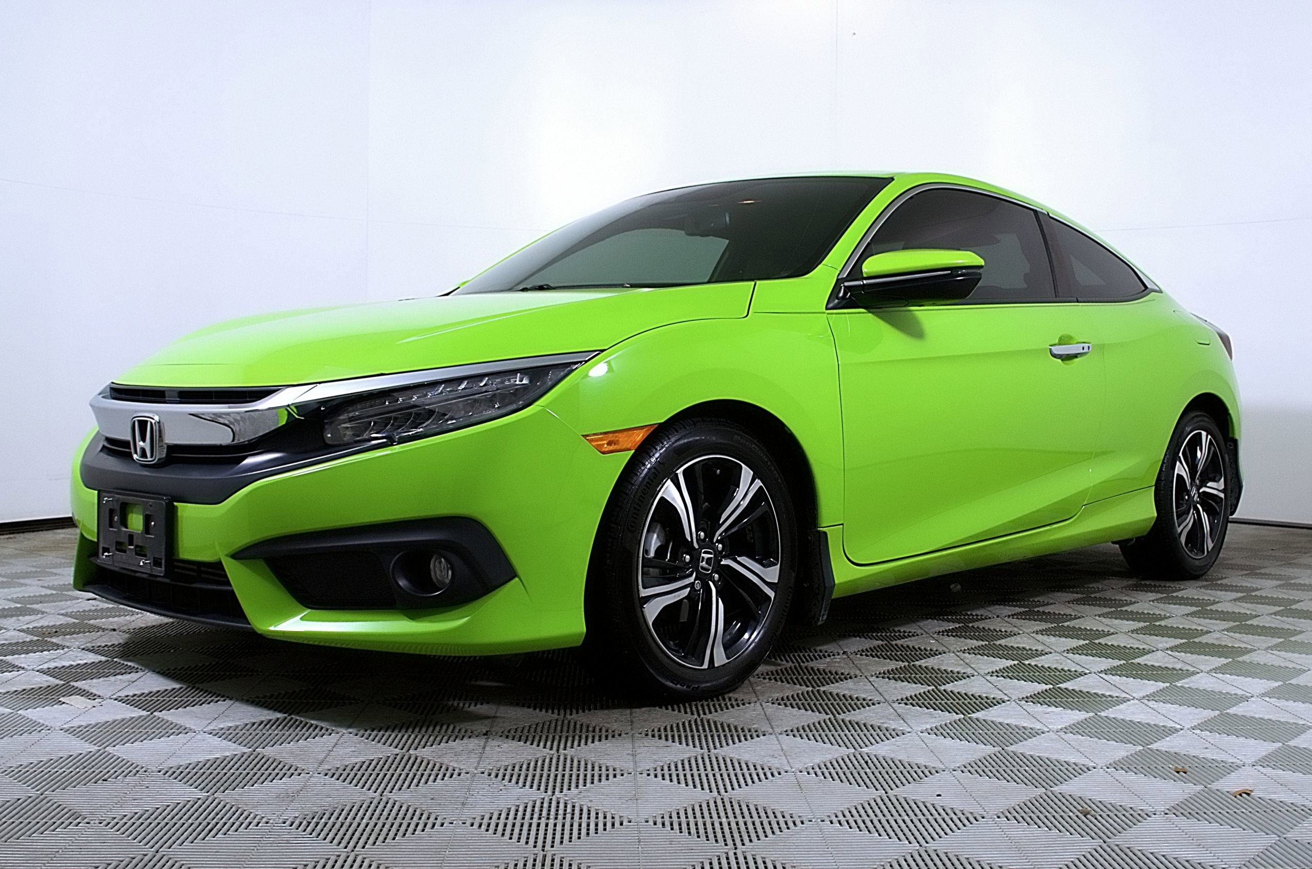 Used 2016 Honda Civic Touring video 2