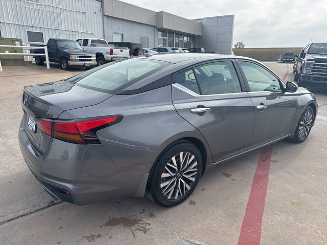 Used 2024 Nissan Altima 2.5 SV w/ SV Premium Package image 9