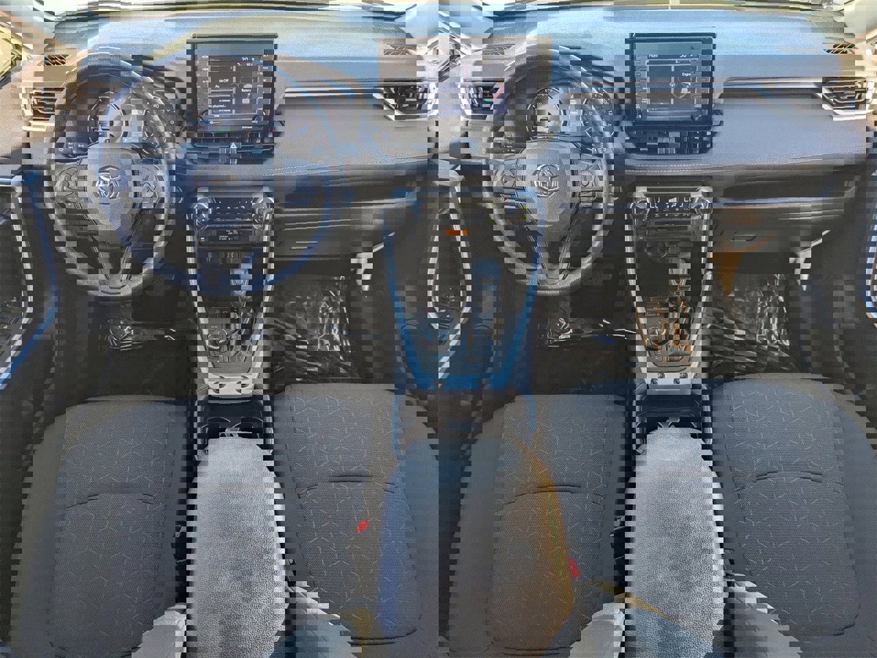 Used 2021 Toyota RAV4 XLE image 12