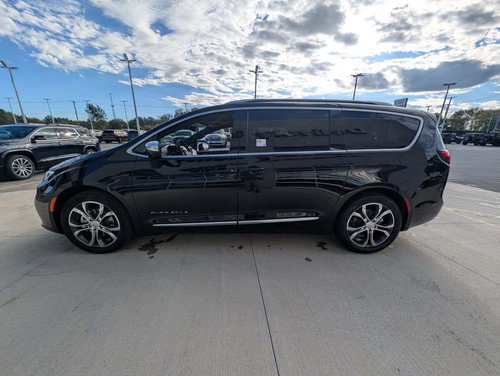 New 2026 Chrysler Pacifica Pinnacle w/ Trailer Tow Group image 7