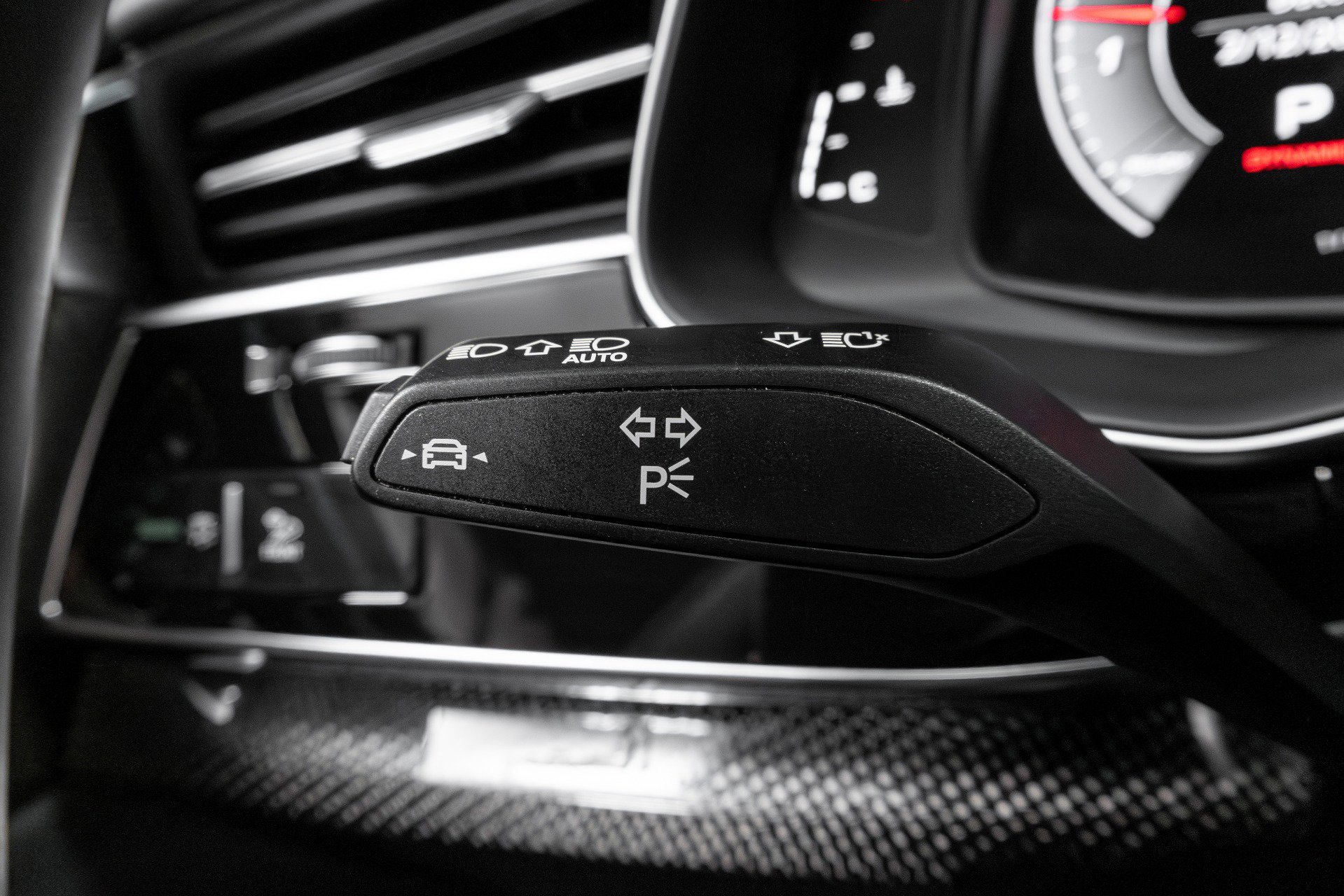 Used 2023 Audi SQ8 Prestige image 53