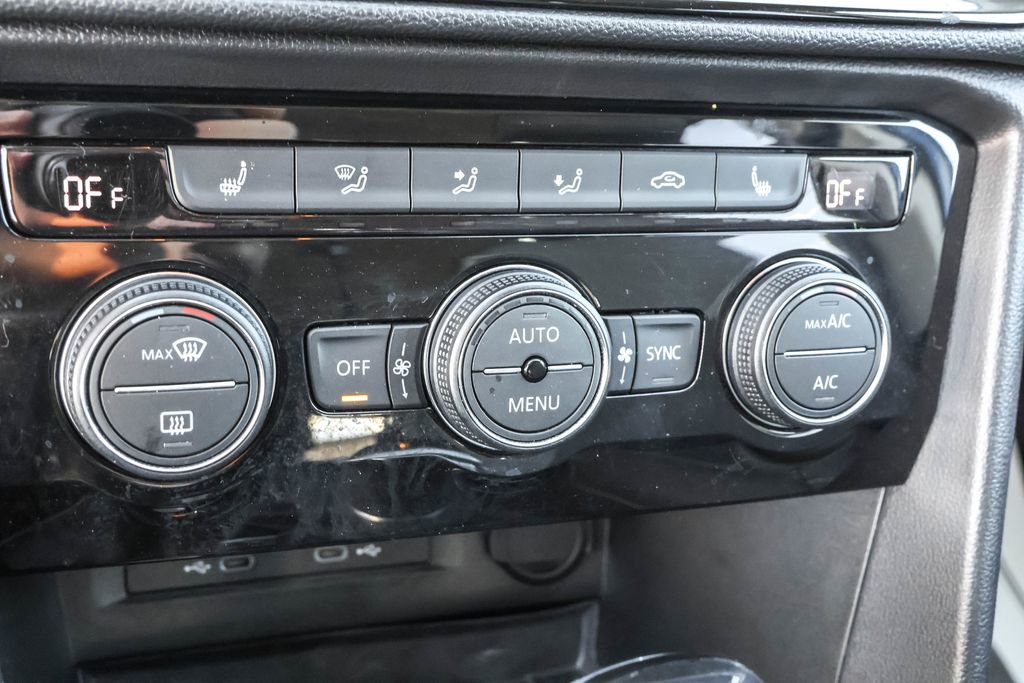 Used 2024 Volkswagen Taos SE image 24