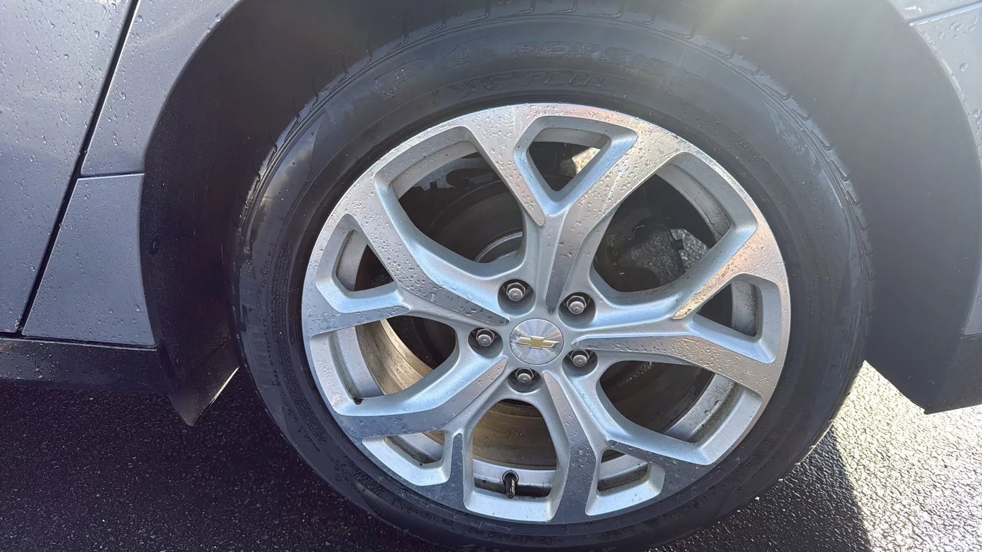 Used 2018 Chevrolet Volt Premier w/ Driver Confidence Package FWD image 6