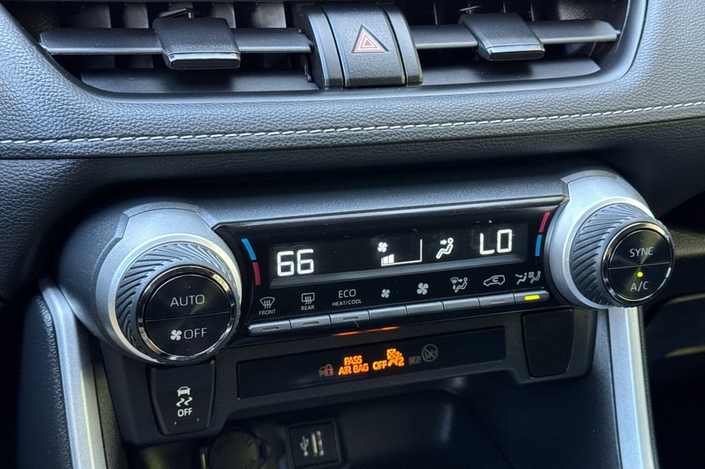 Certified 2024 Toyota RAV4 LE AWD/4WD image 19