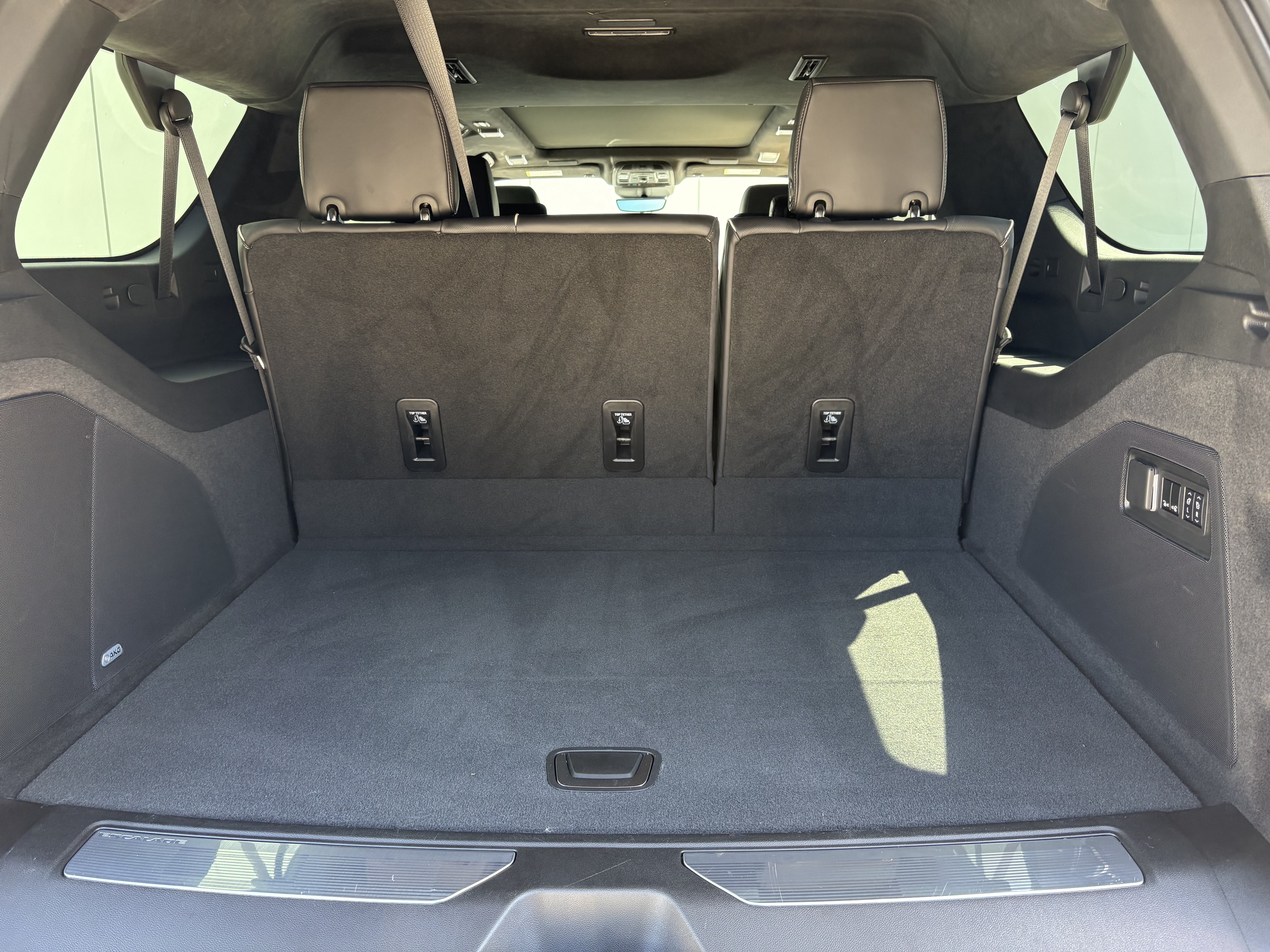 Certified 2024 Cadillac Escalade ESV V AWD/4WD image 9