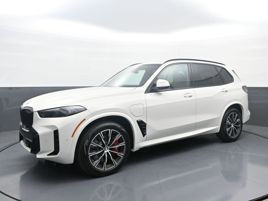 Used 2026 BMW X5 xDrive50e w/ M Sport Package AWD/4WD image 4
