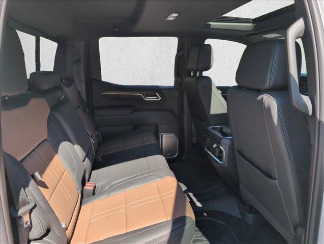 Used 2025 Chevrolet Silverado 1500 High Country AWD/4WD image 29