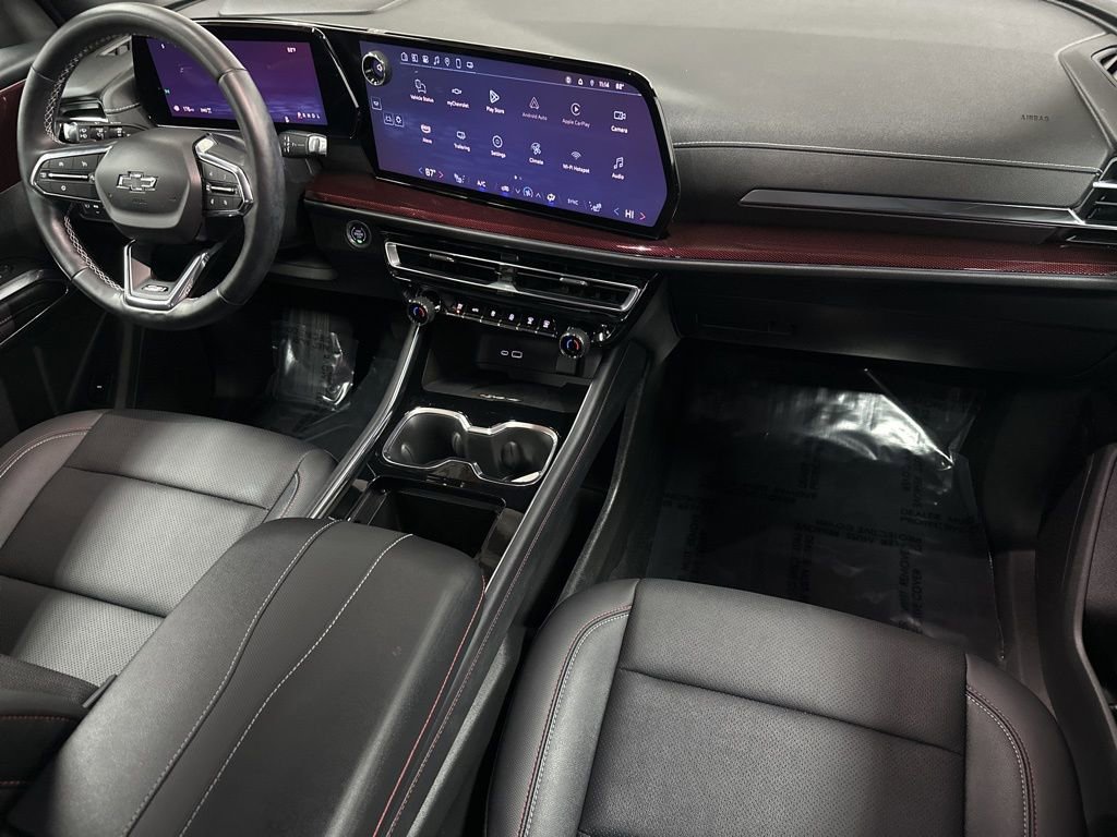 Used 2025 Chevrolet Traverse Z71 image 12