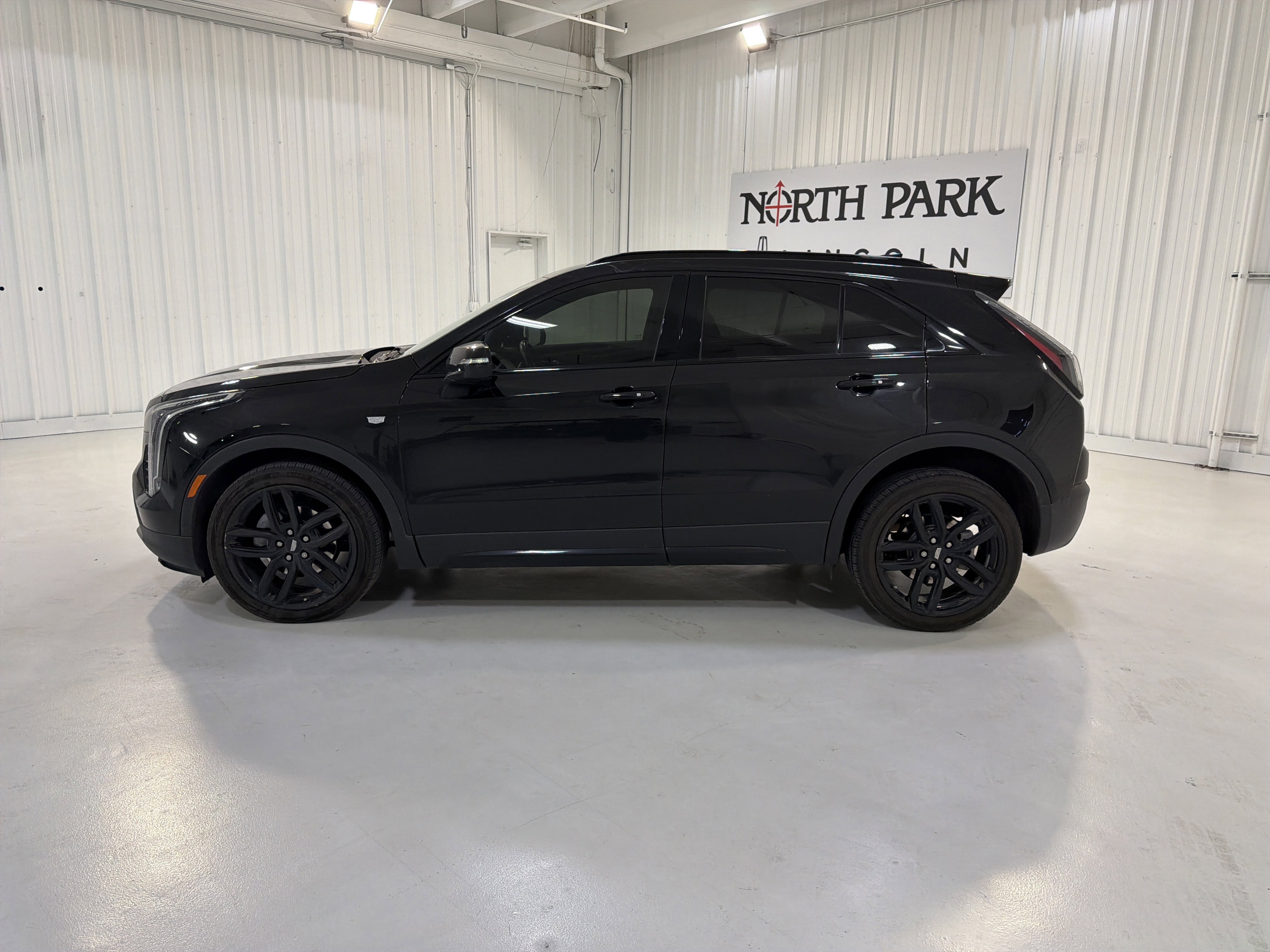 Used 2023 Cadillac XT4 Sport FWD image 2