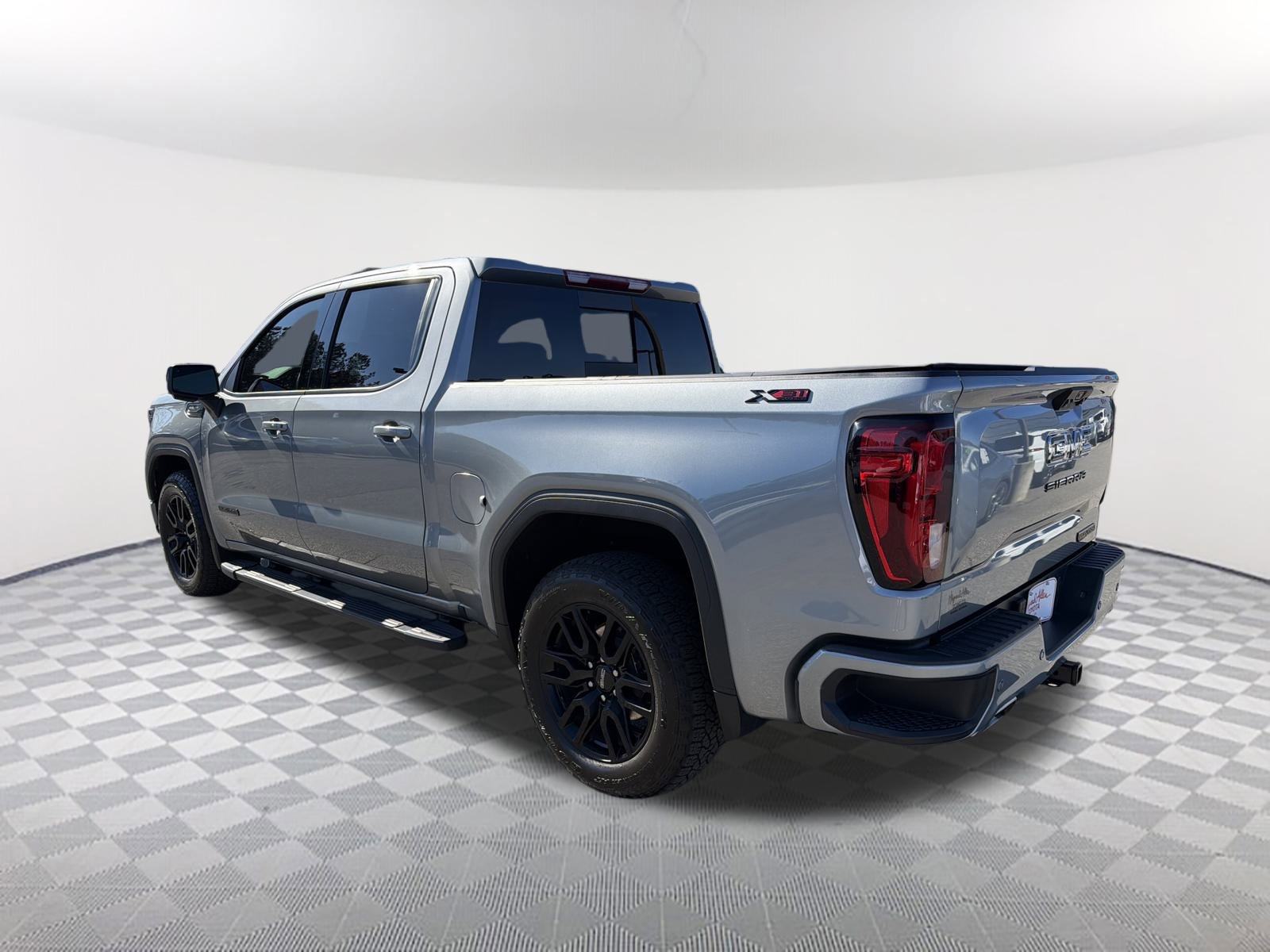Used 2025 GMC Sierra 1500 Elevation w/ Elevation Premium Package image 15