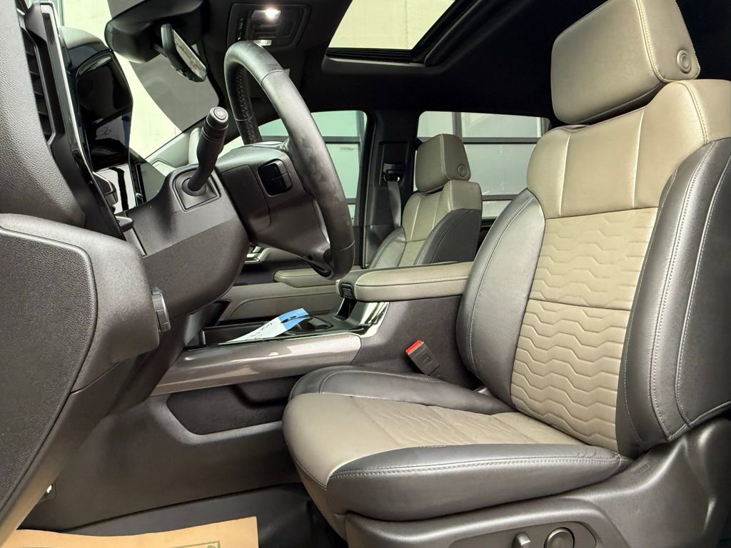 Used 2025 Chevrolet Silverado 2500 ZR2 w/ Technology Package image 18