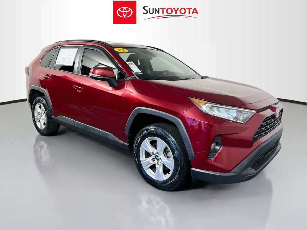 Used 2021 Toyota RAV4 XLE w/ Convenience Package FWD image 1