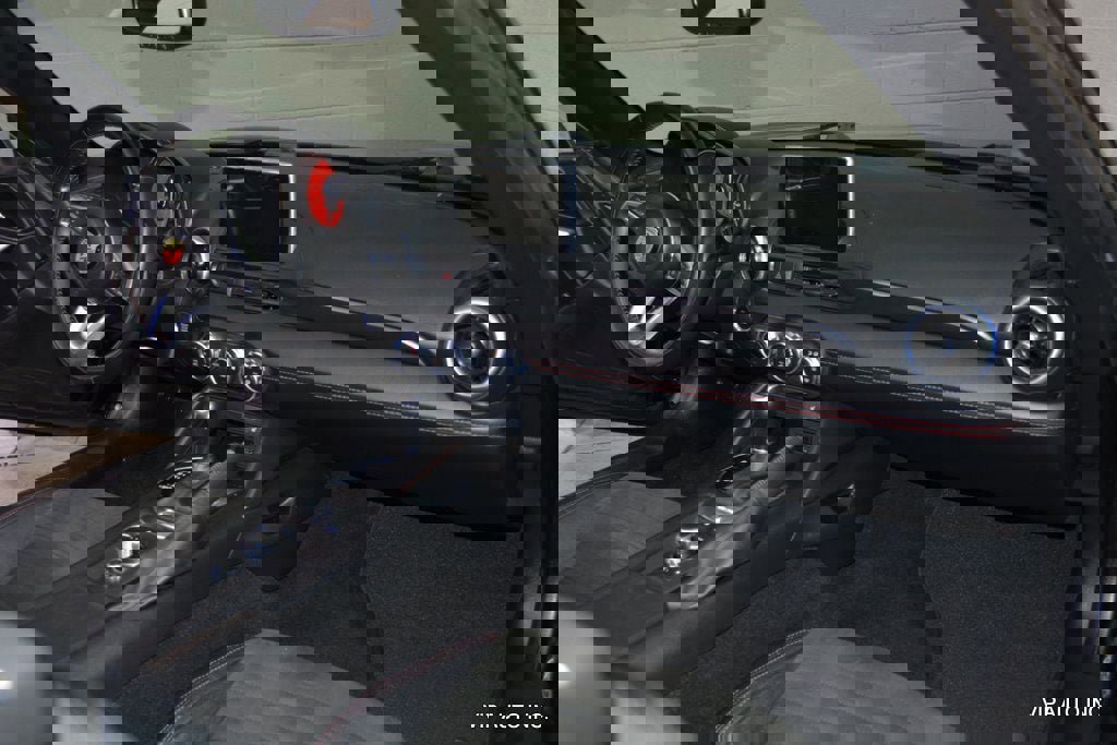 Used 2017 FIAT 124 Spider Abarth RWD image 16