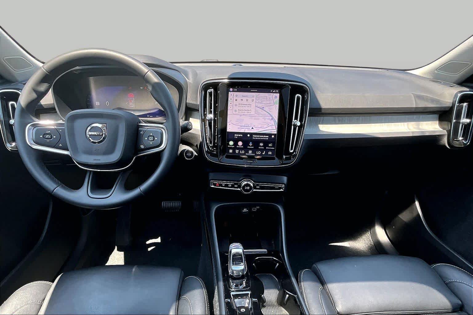 Used 2024 Volvo XC40 B5 Plus AWD/4WD image 15