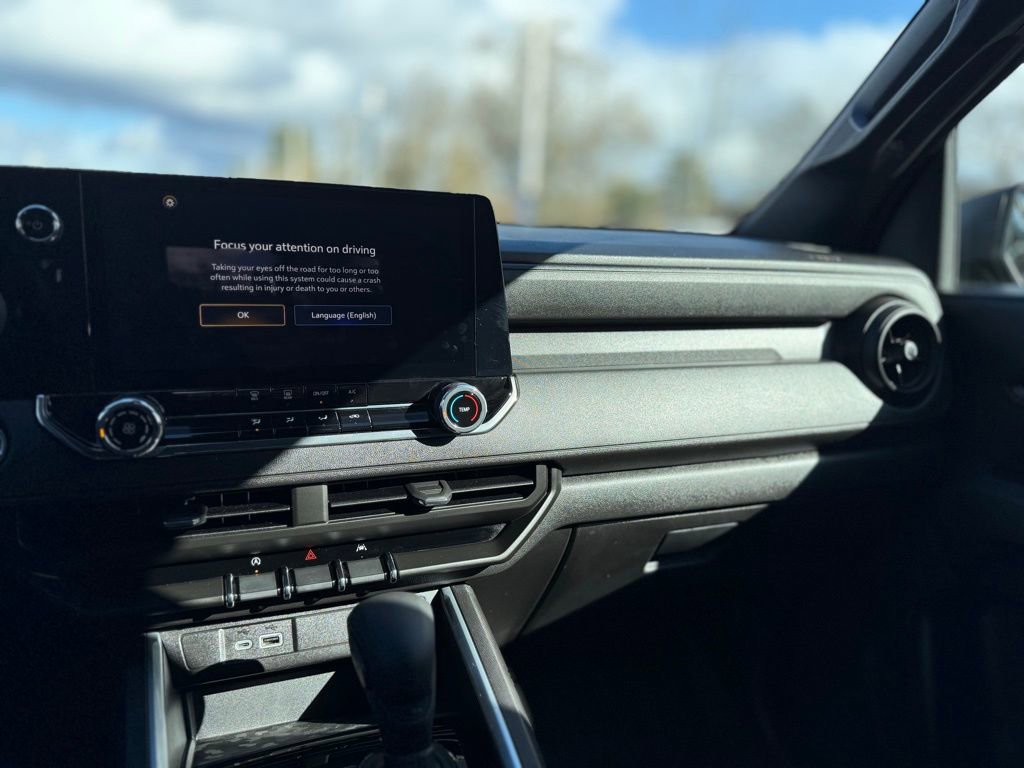 Used 2024 Chevrolet Colorado Trail Boss w/ Advanced Trailering Package image 24