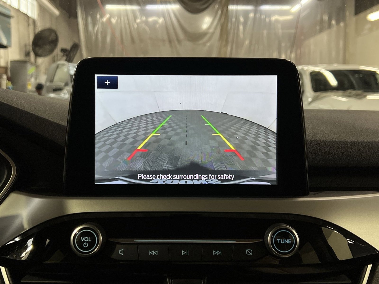 Used 2020 Ford Escape SE image 19