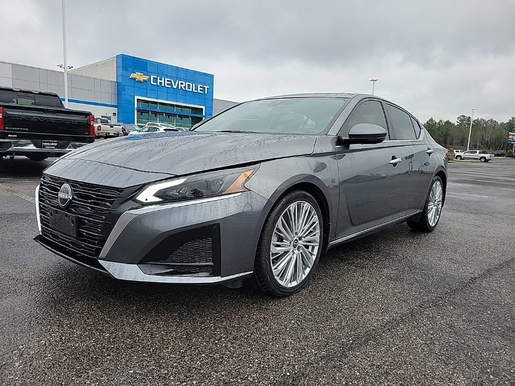 Used 2023 Nissan Altima 2.5 SL