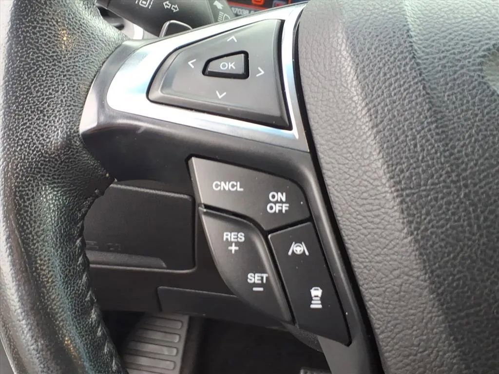 Used 2019 Ford Edge SEL w/ Equipment Group 201A image 27