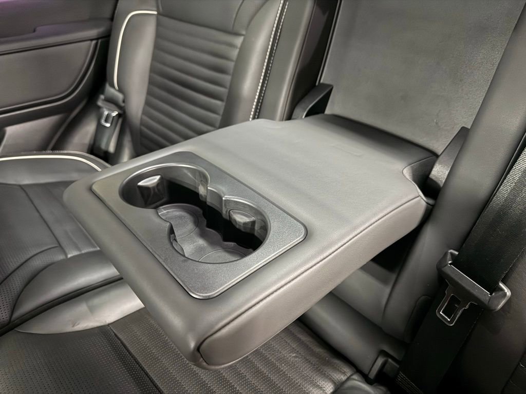 Used 2023 Land Rover Discovery Metropolitan Edition image 19