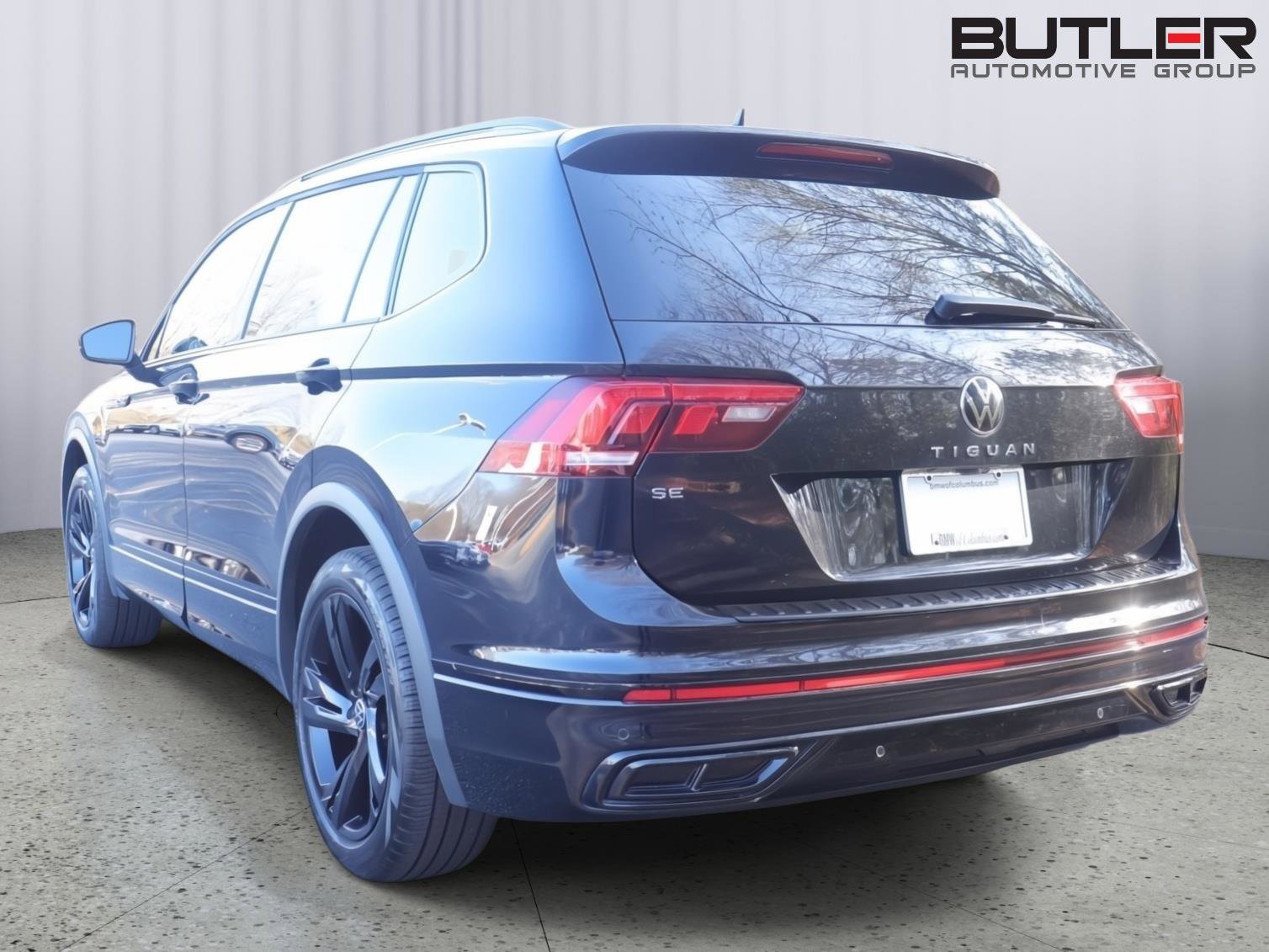 Used 2024 Volkswagen Tiguan SE R-Line image 5