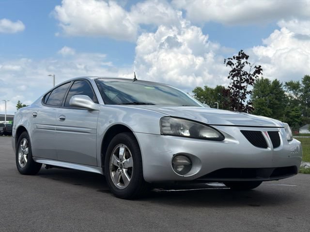 Used 2005 Pontiac Grand Prix w/ Drivers Plus Package FWD image 1