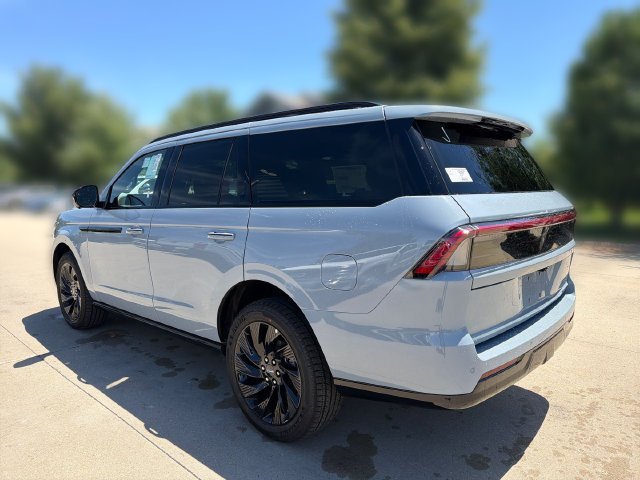New 2026 Lincoln Navigator Reserve w/ Jet Appearance Package AWD/4WD image 9