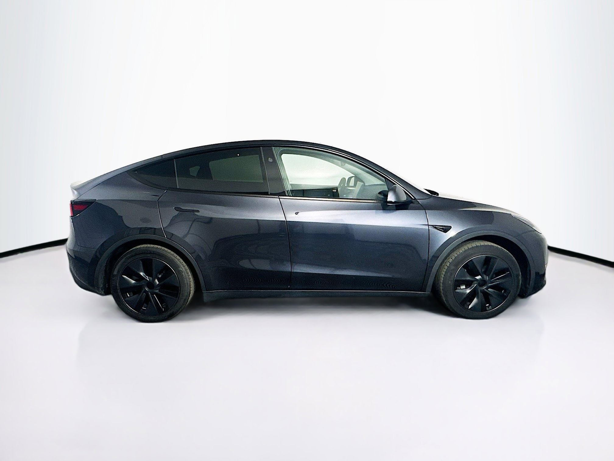 Used 2025 Tesla Model Y Long Range image 10