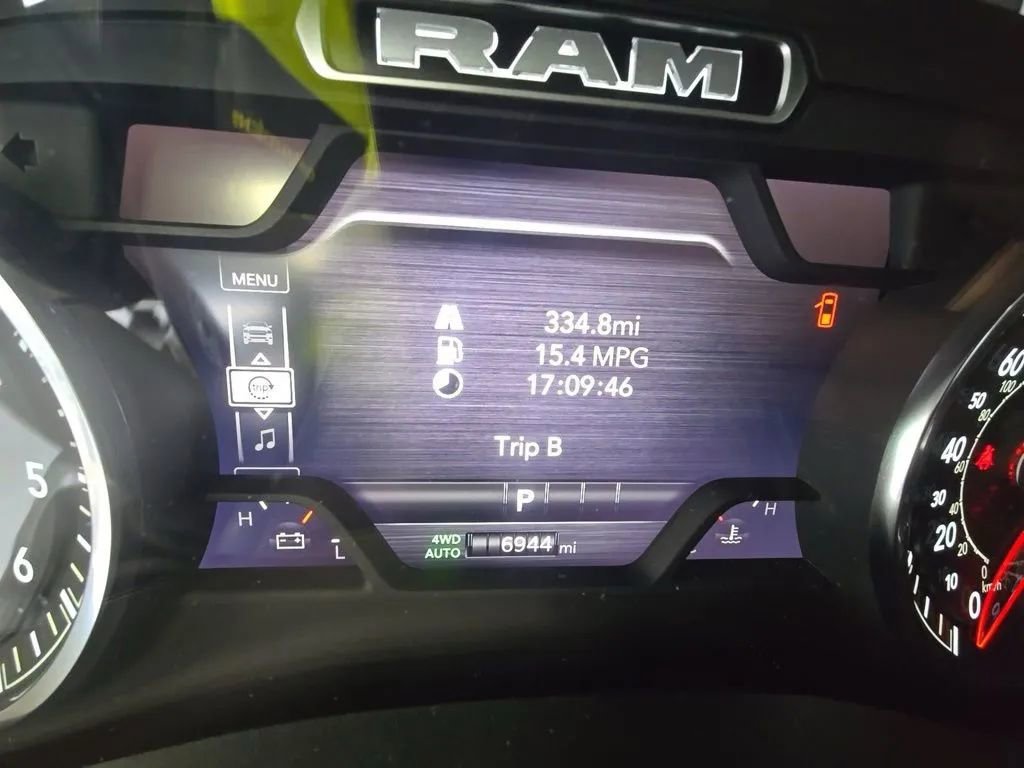 Used 2025 RAM 1500 Laramie AWD/4WD image 12