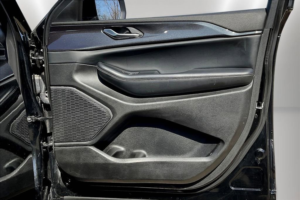 Used 2023 Jeep Grand Cherokee Laredo w/ Trailer Tow Prep Group (B) image 28