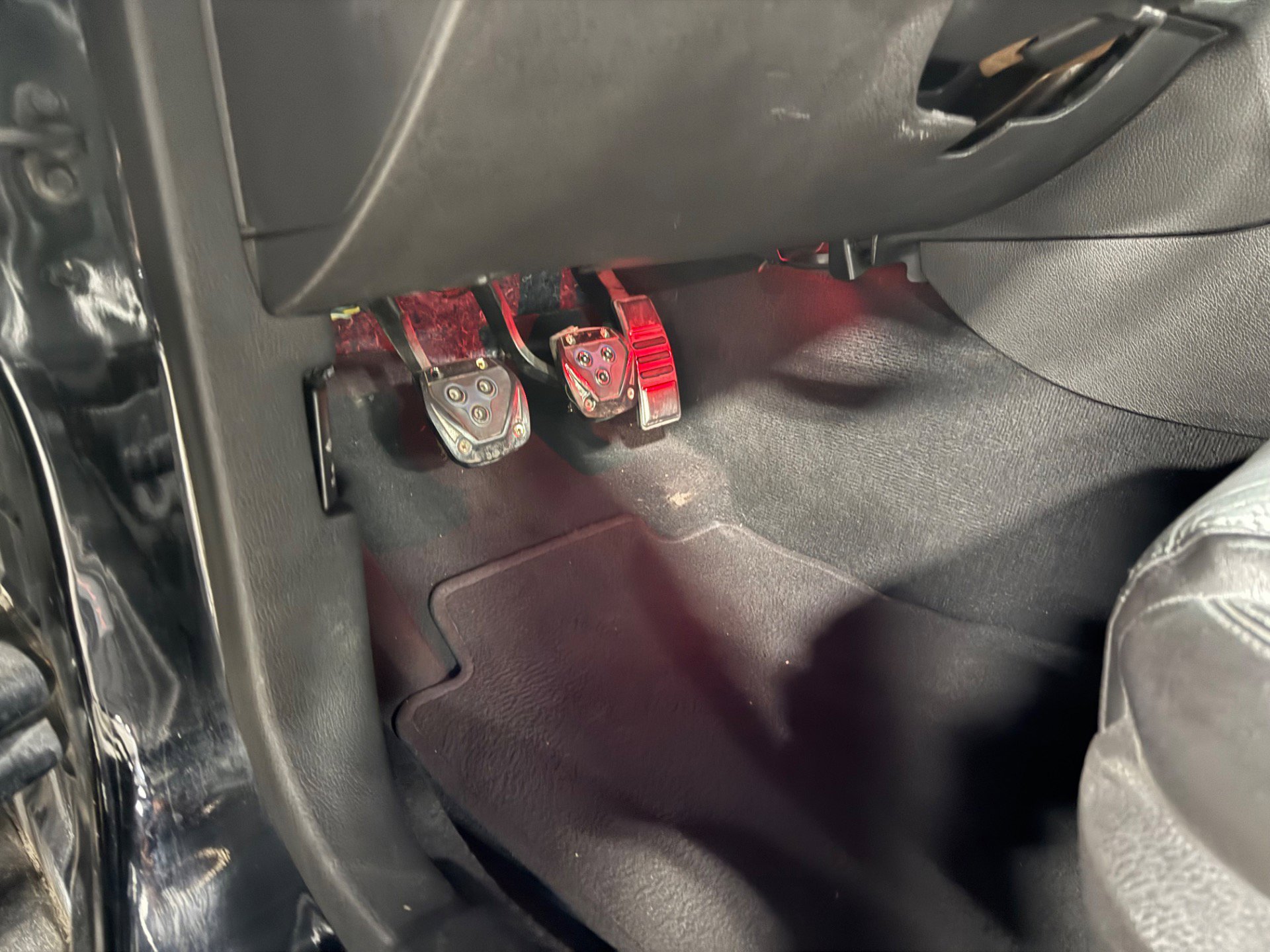 Used 2010 Ford Mustang GT image 19