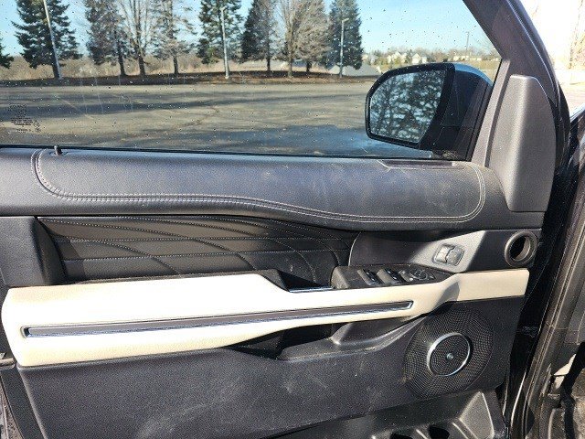 Used 2020 Ford Expedition Platinum image 18