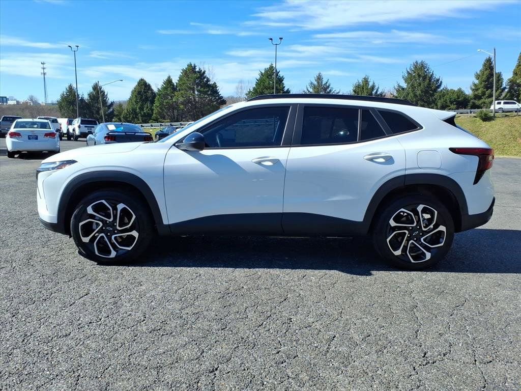 Used 2024 Chevrolet Trax RS w/ Driver Confidence Package image 6