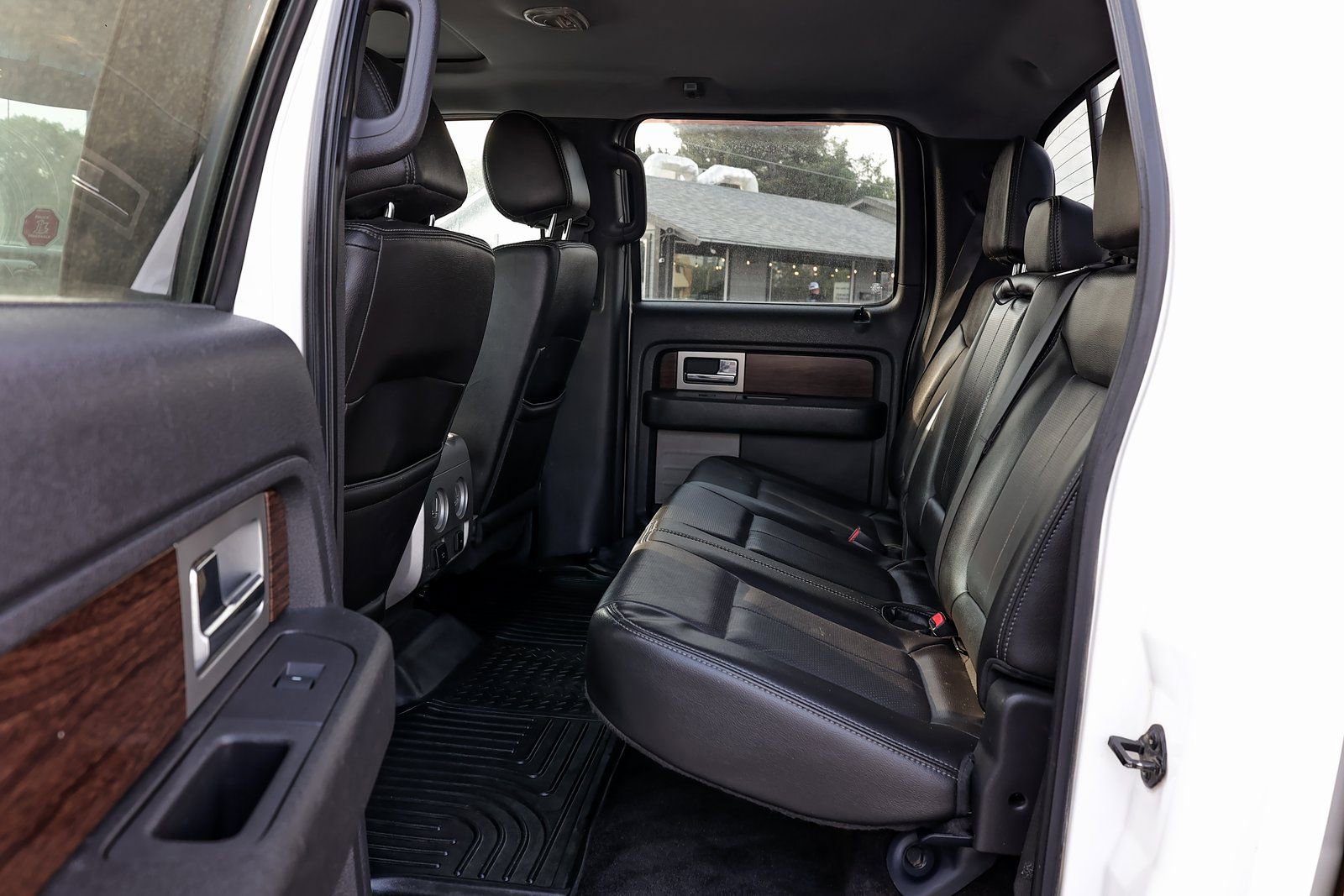 Used 2014 Ford F150 Lariat w/ Equipment Group 502A Luxury AWD/4WD image 18