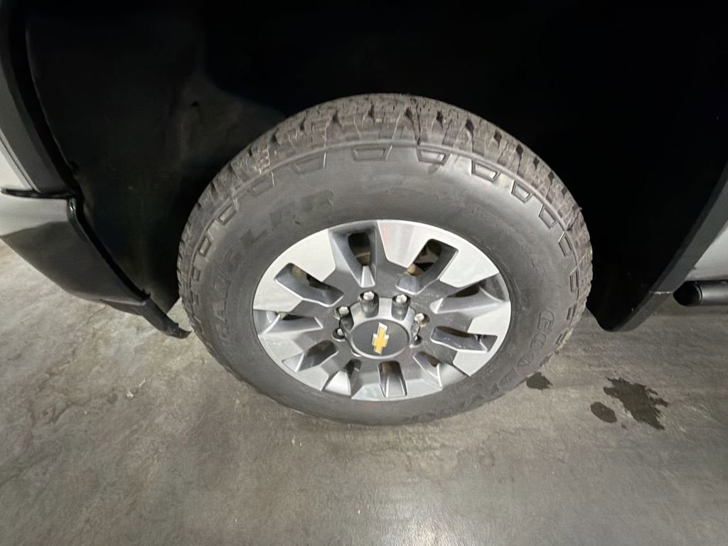 Used 2021 Chevrolet Silverado 2500 Custom w/ Custom Value Package image 29