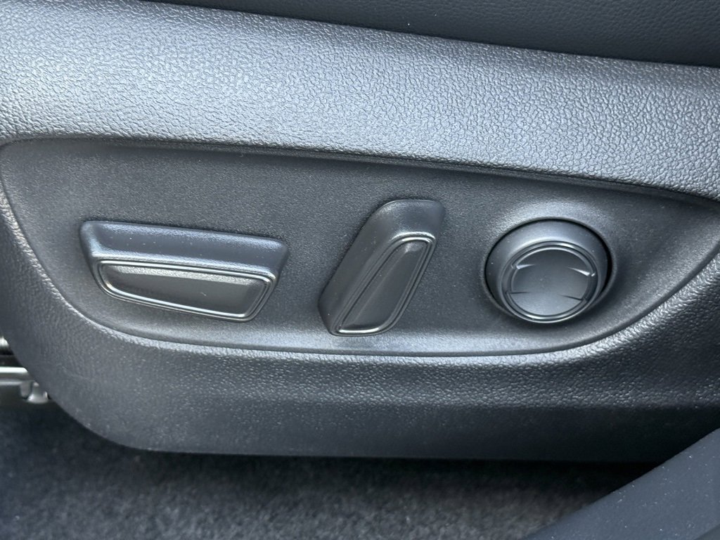 New 2026 Toyota Highlander XSE image 18