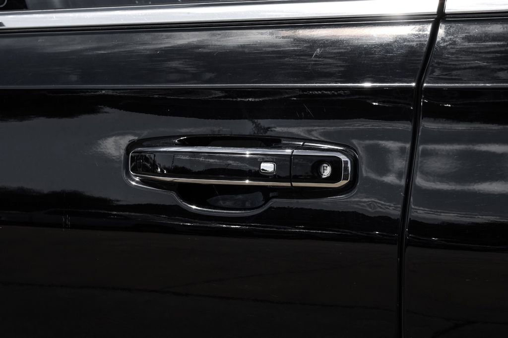 Used 2024 Chevrolet Suburban Premier image 43