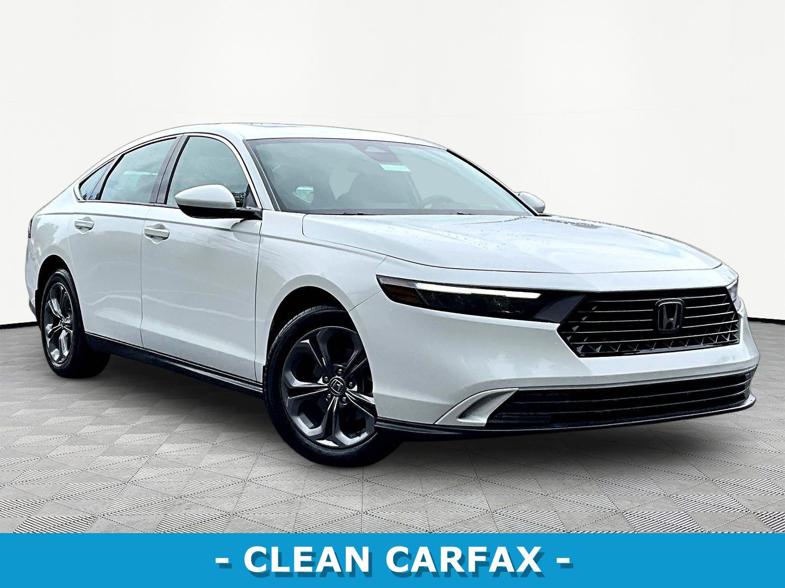 Used 2023 Honda Accord EX image 3
